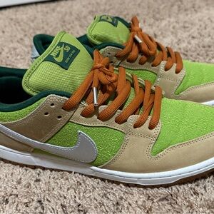 Nike Men's Sb Dunk Low 'Escargot' - men's size 11